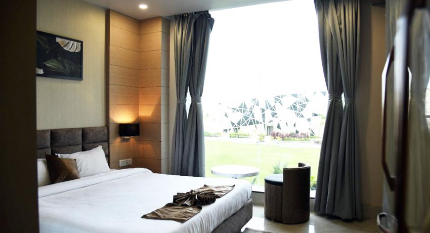BM Grand Super Deluxe Room