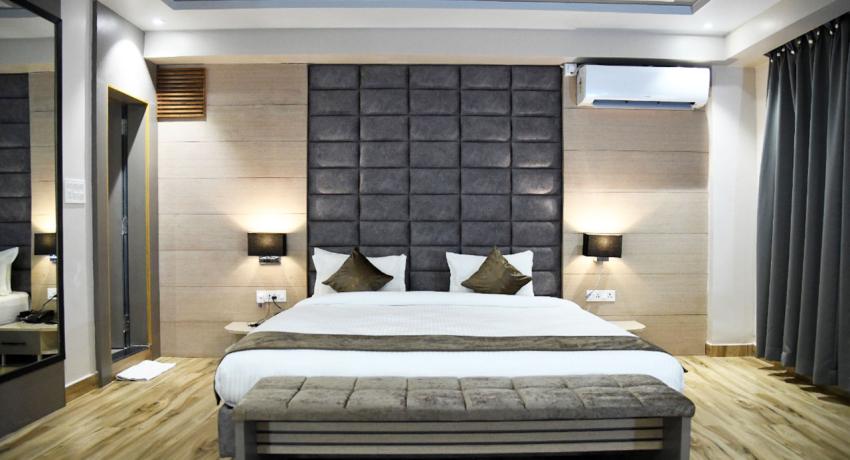 BM Grand Honeymoon Suite Room